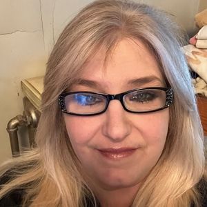 Meet your Posher, Cynthia